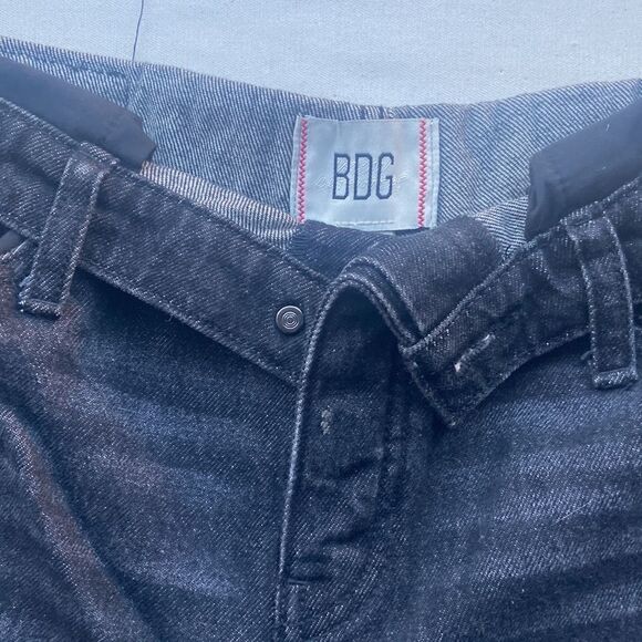 BDG Foldover V-Front Denim Short — Washed Black Denim Size 26 - Picture 2 of 8